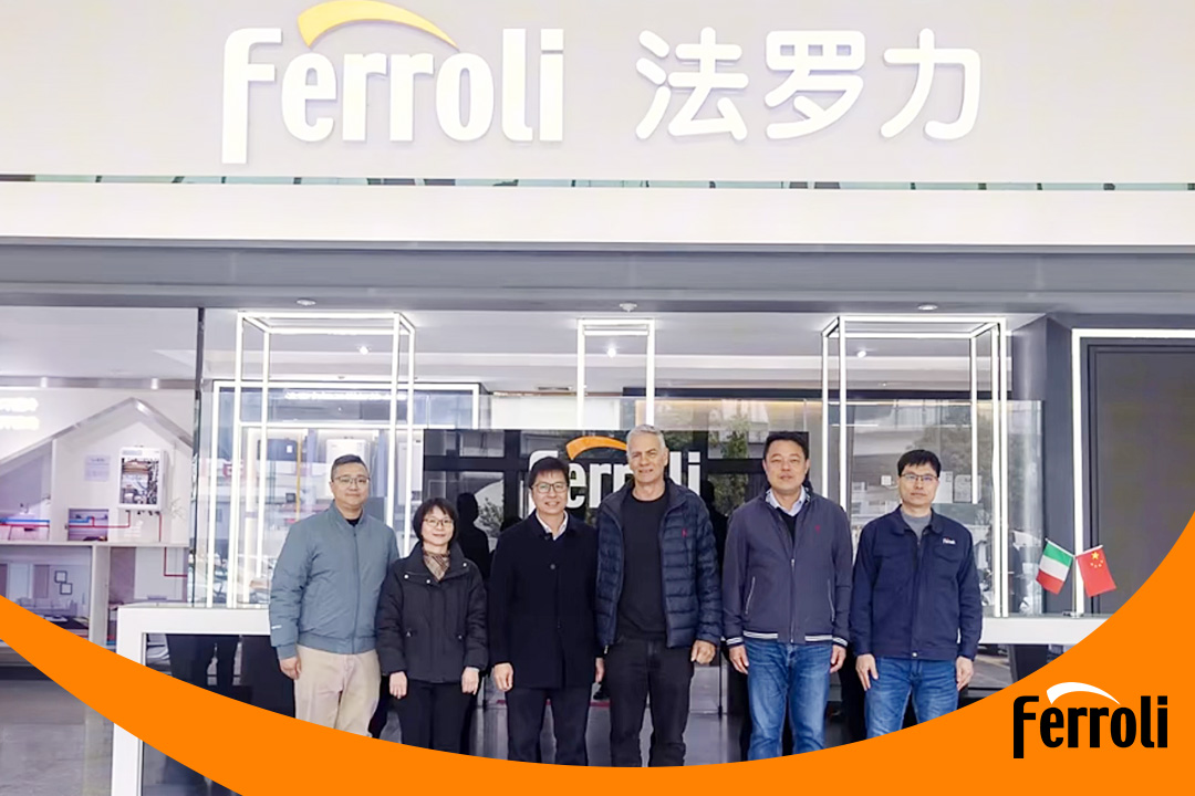 鹤山市市长张华景考察不朽情缘游戏官网入口广东生产基地